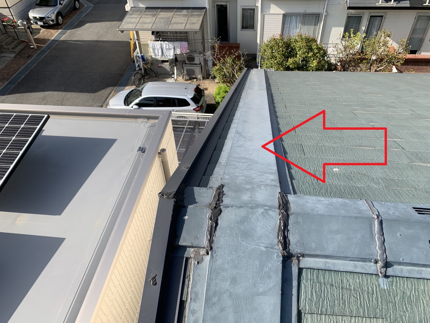 神戸市西区で増築部分から雨漏りしていた板金の様子