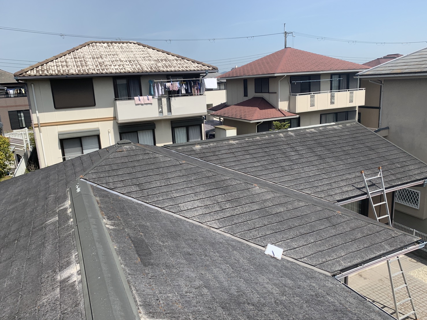 三田市でスレート屋根調査を行った屋根の全景