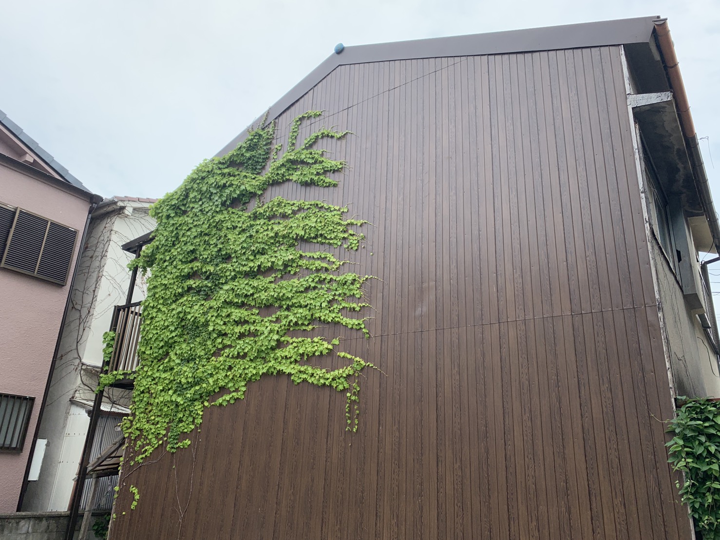 明石市での2階建て収益物件の裏面