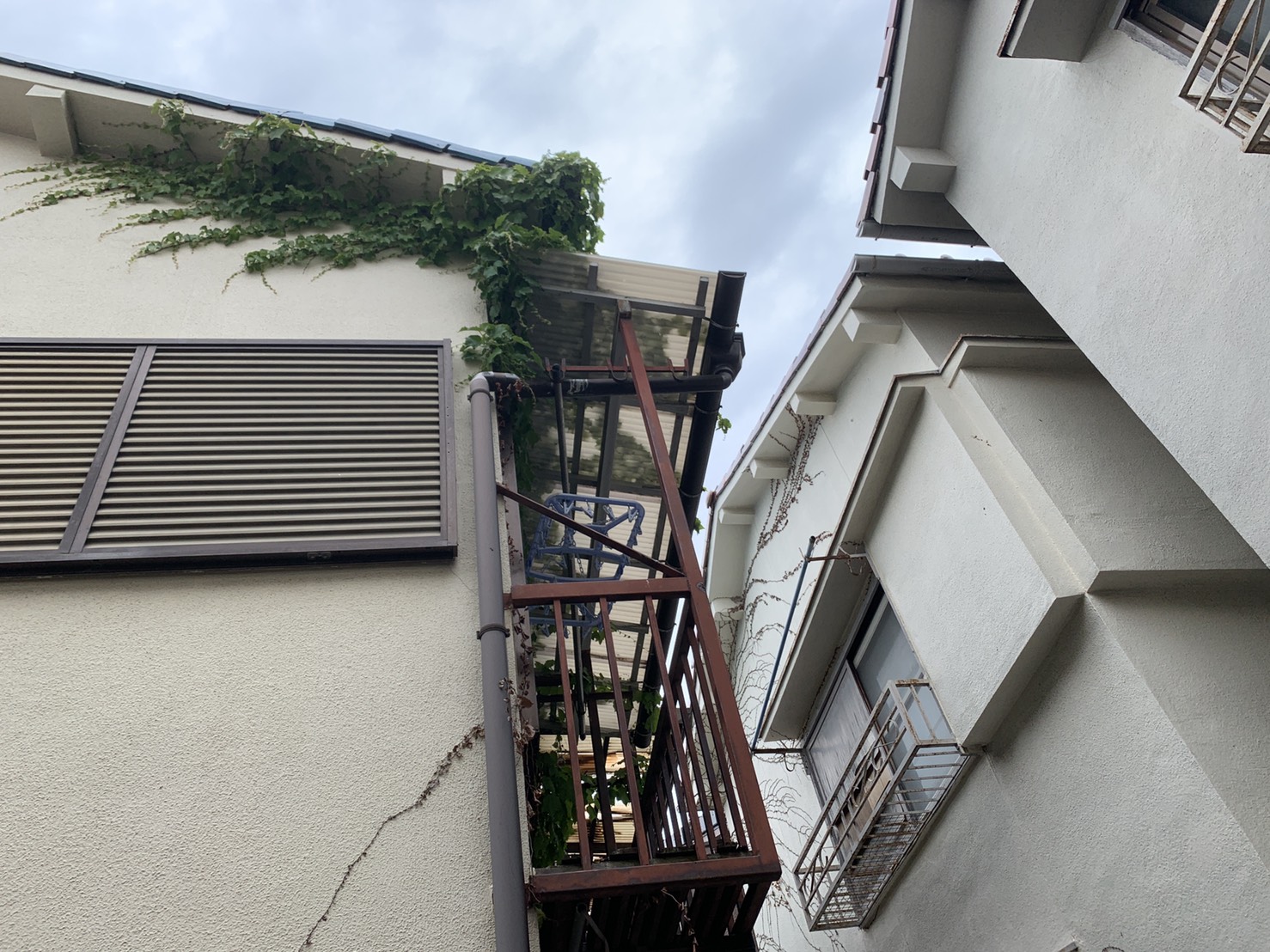 明石市での収益物件で外装リフォームお見積もりを行ったお家の側面