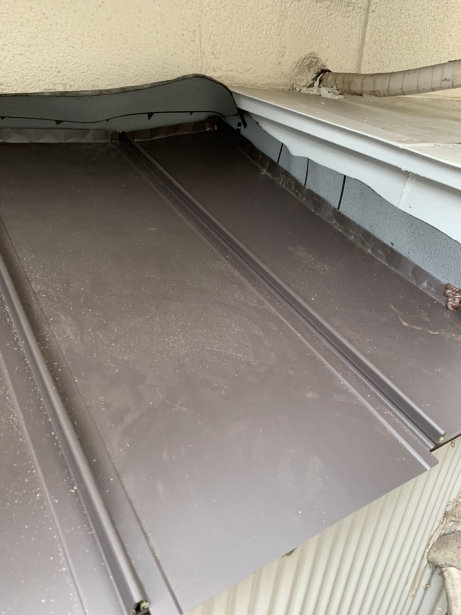 立平を葺いている様子