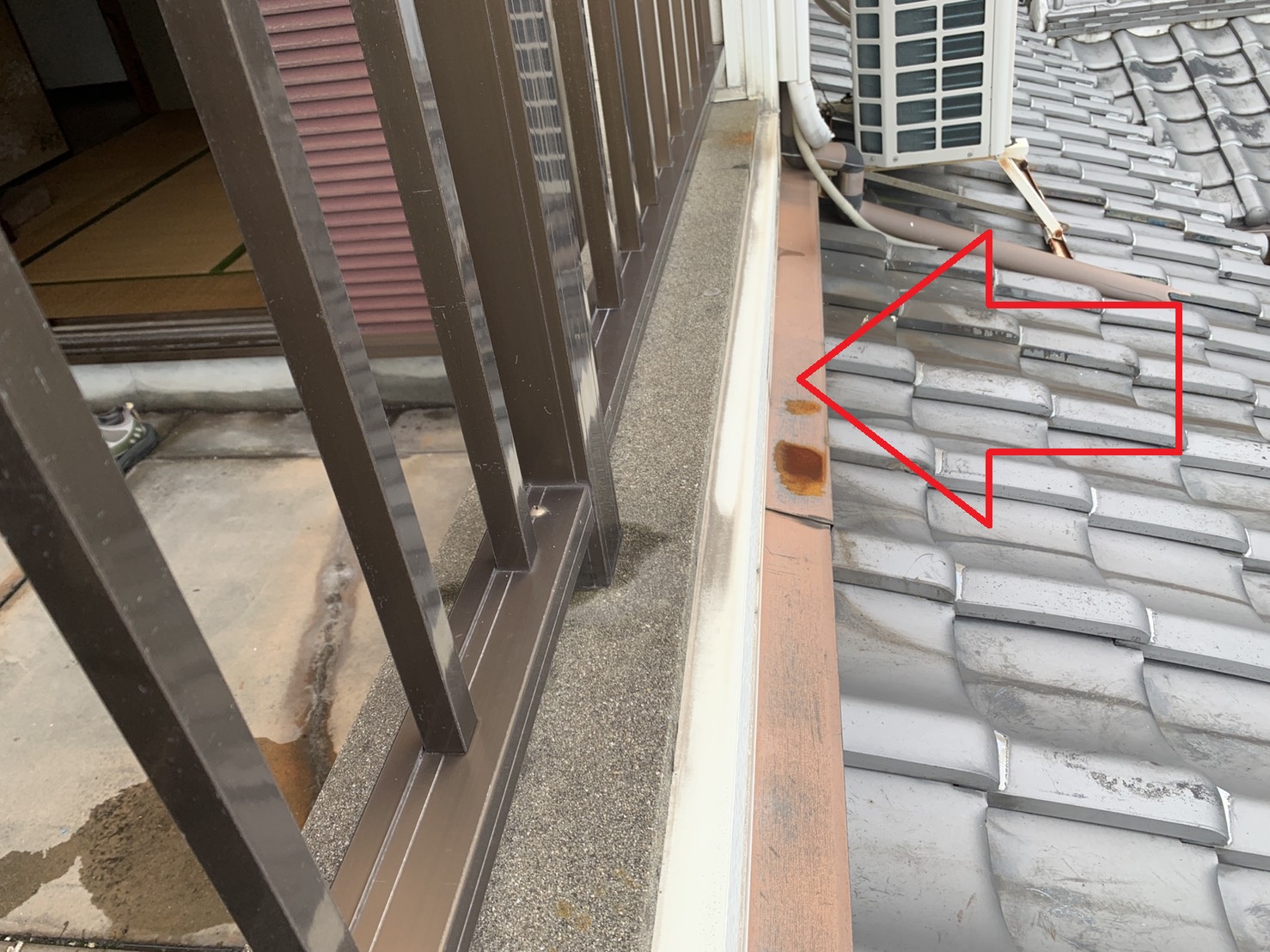 雨漏りしている可能性のある下屋根