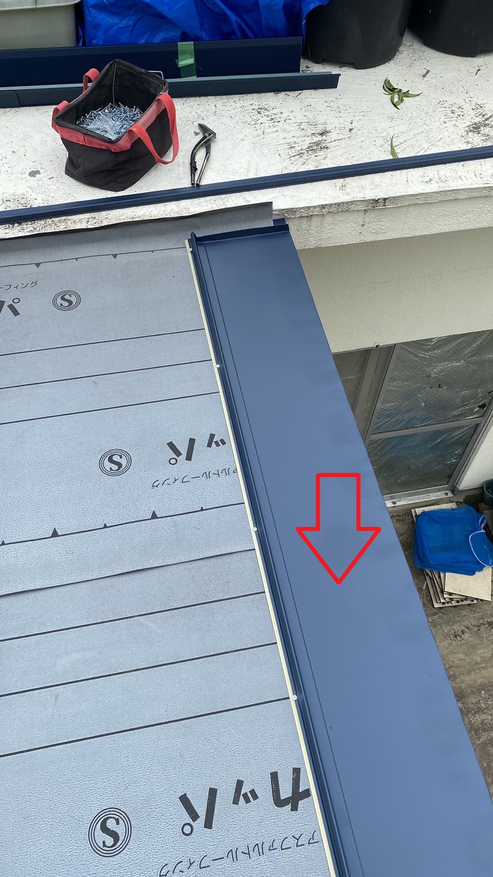 神戸市中央区の屋根板金工事で立平を使用した様子