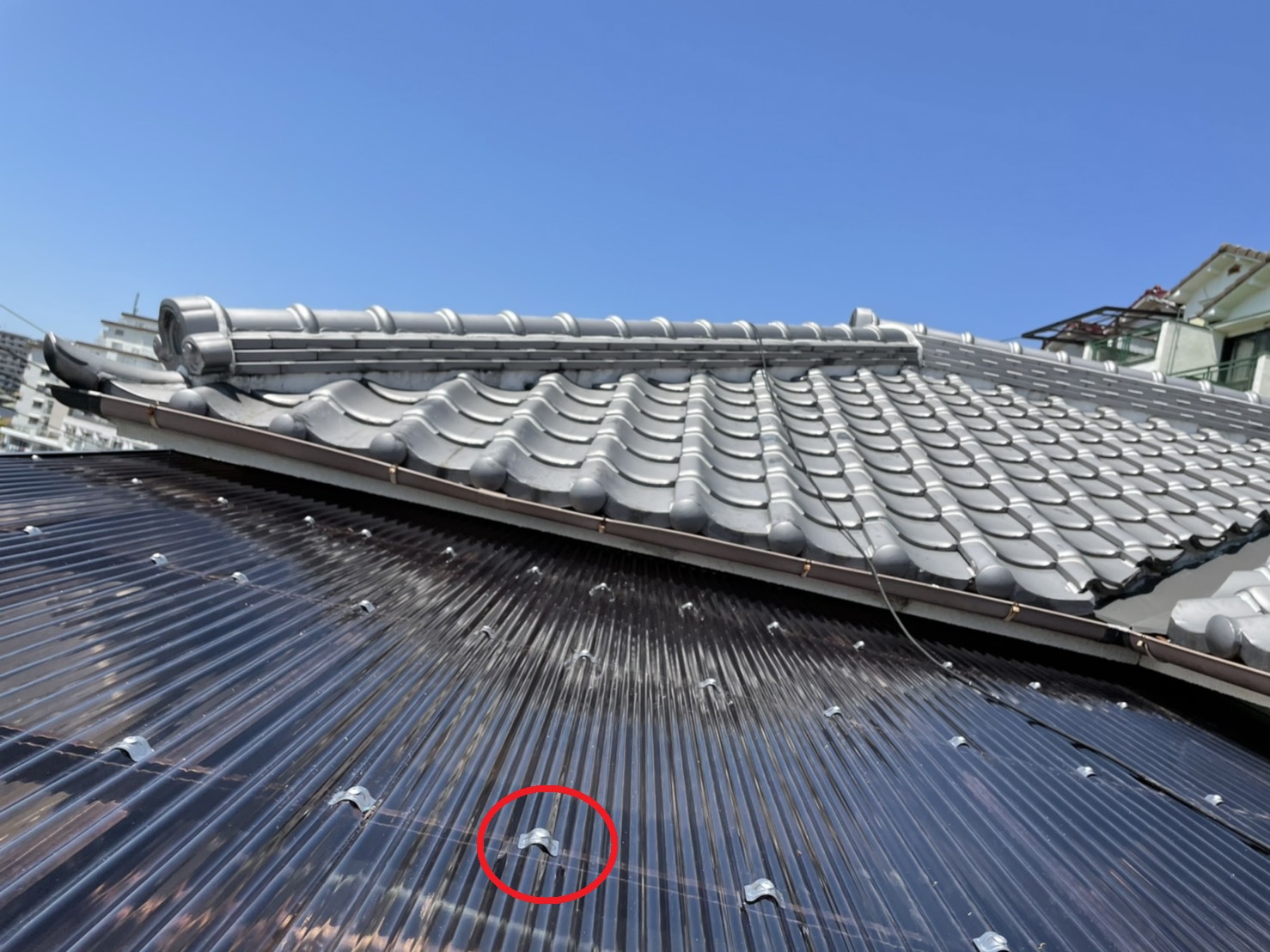 三田市でのベランダ屋根波板交換で使用したステンレス製のビス