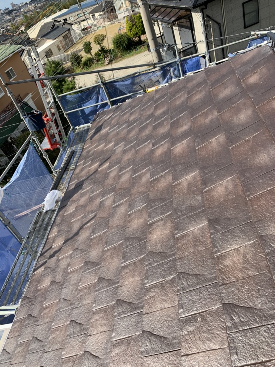 神戸市西区での屋根葺き替え工事で屋根葺きした様子