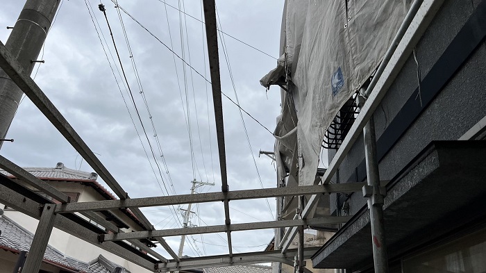 ガレージのポリカ波板を撤去した様子