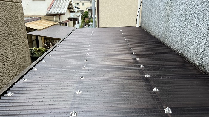 ガレージのポリカ波板交換完了