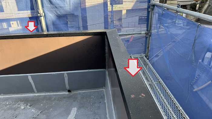 ぐらついている笠木