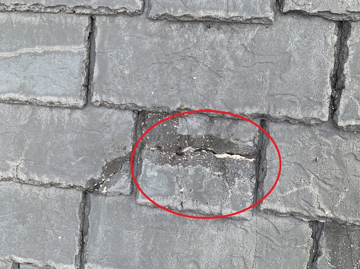 屋根塗装のデメリットとしてスレート屋根のひび割れ