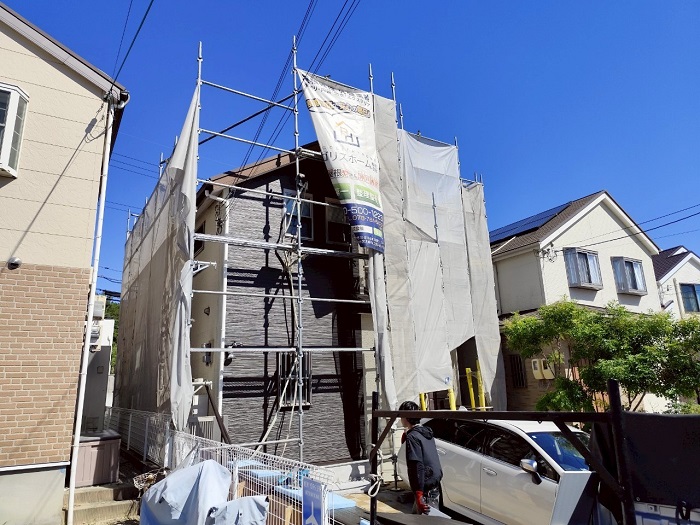 西宮市で2階建て1軒屋の外壁サイディングを部分的に張り替えた後の様子