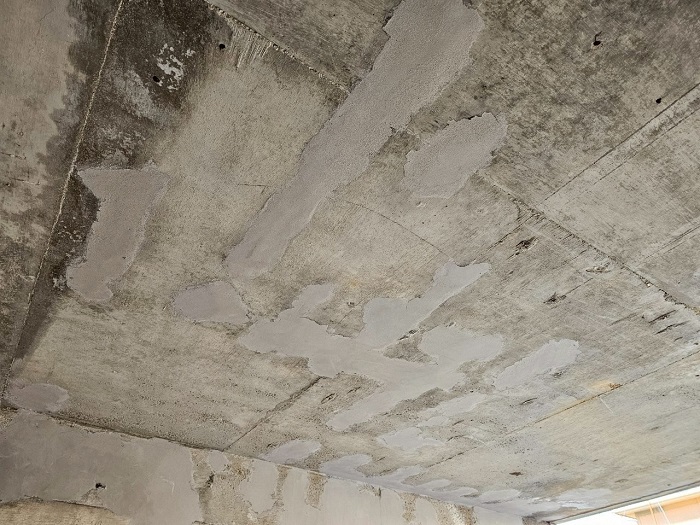 三木市で潜り車庫の天井補修で樹脂モルタルを使用した後の様子