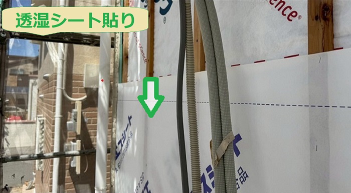 外壁に透湿シート貼り