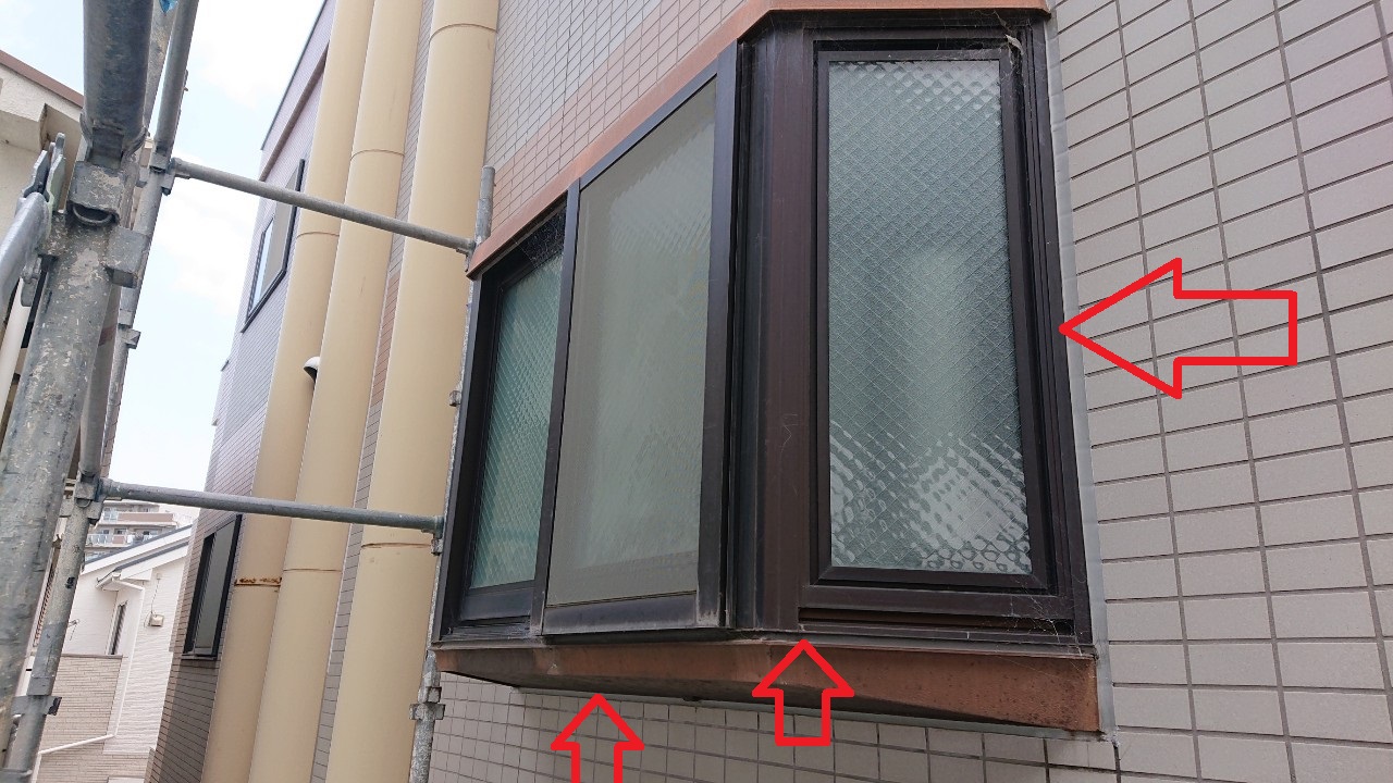 明石市で出窓から雨漏りしていた出窓の様子