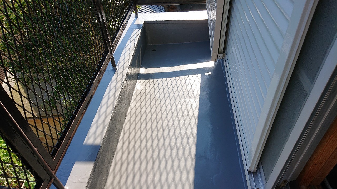 播磨町で雨漏り修理後のベランダ床