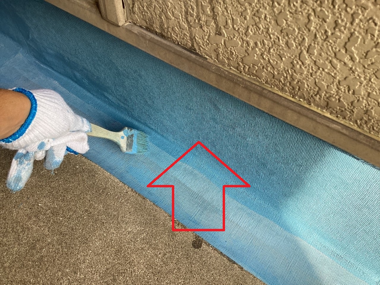 側溝にウレタン防水を施工