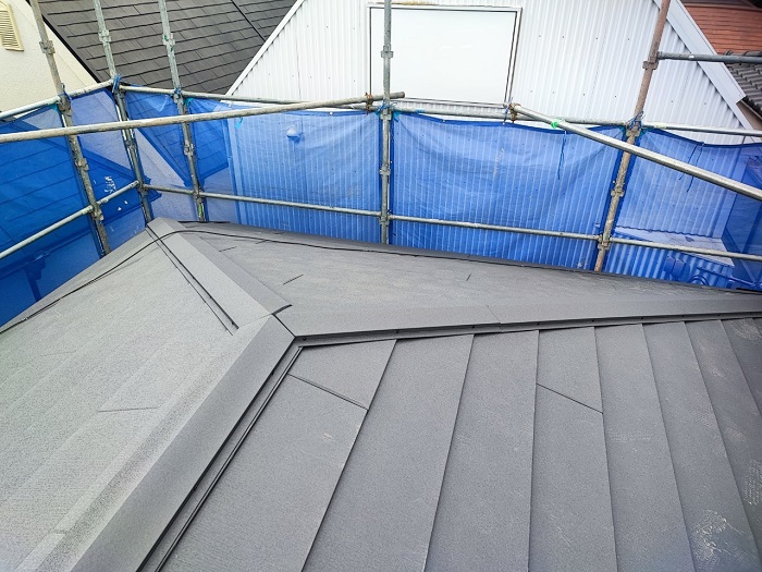 西宮市で屋根葺き替え工事を行った後のスーパーガルテクト