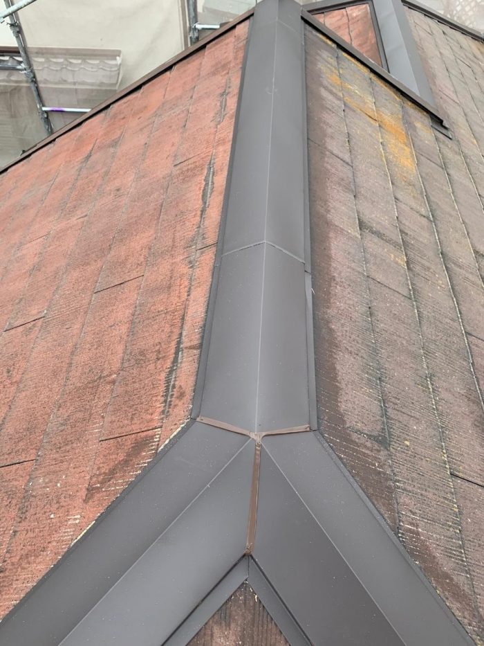 新しくなった棟板金