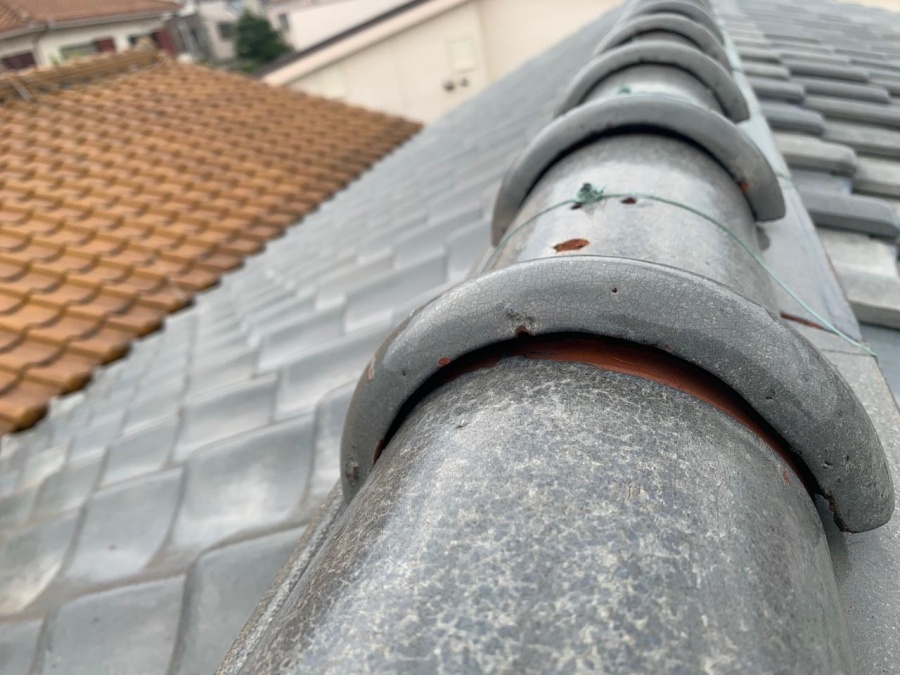 棟瓦の隙間の様子