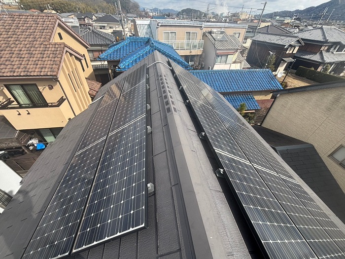 姫路市で塗装不要の屋根材ディプロマットスターを用いて屋根カバー工事を行う前の様子