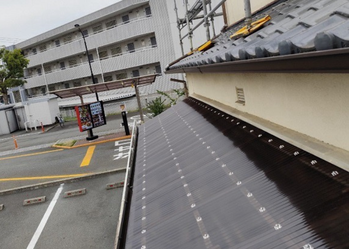 市川町 雹害で穴の開いたストックヤードの波板交換完了