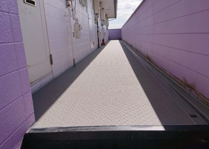 南あわじ市 アパートの共用廊下に長尺シートを貼るリフォーム完了
