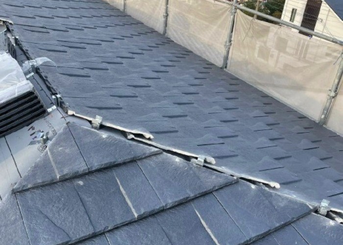 屋根葺き替え工事でルーガを葺いた様子