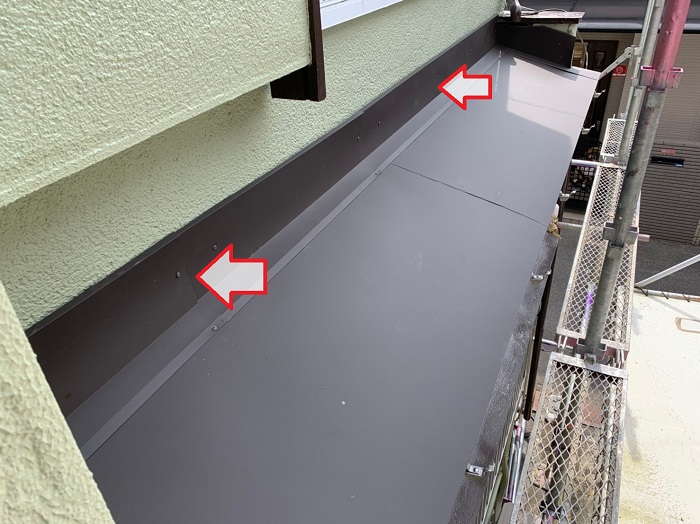 神戸市須磨区の庇屋根葺き替えで雨押え板金取り付け