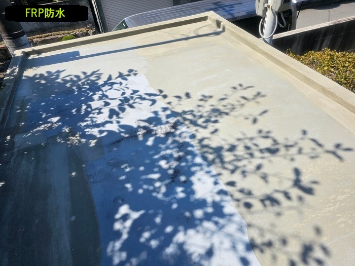 既存のFRP防水のガレージ上の様子