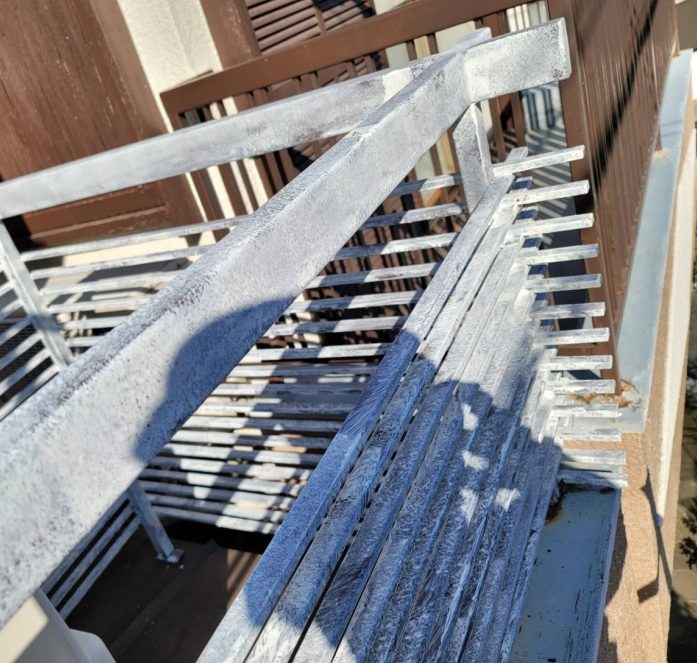 西宮市手摺サビ止め作業