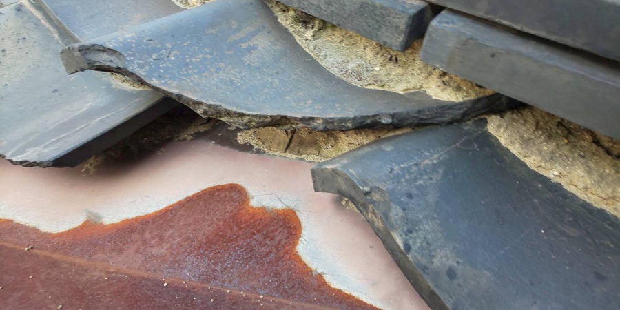 西宮市瓦屋根劣化