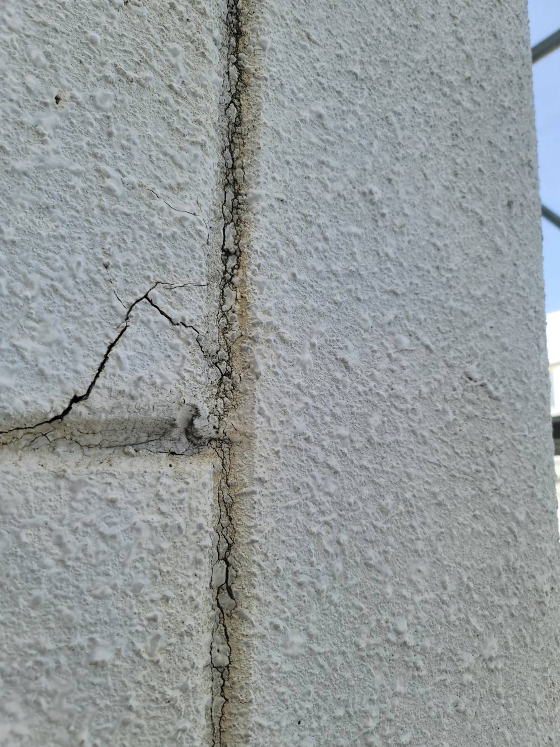外壁の亀裂