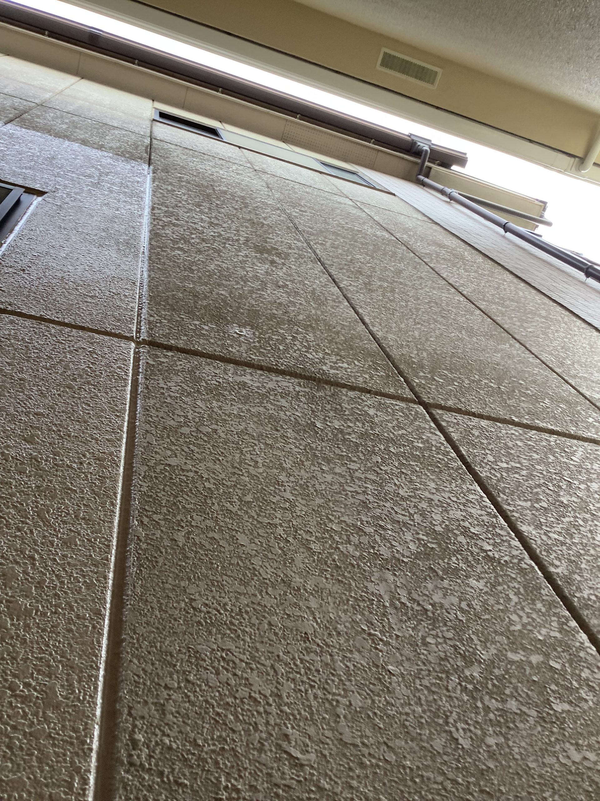 西宮市外壁モルタル面傷み