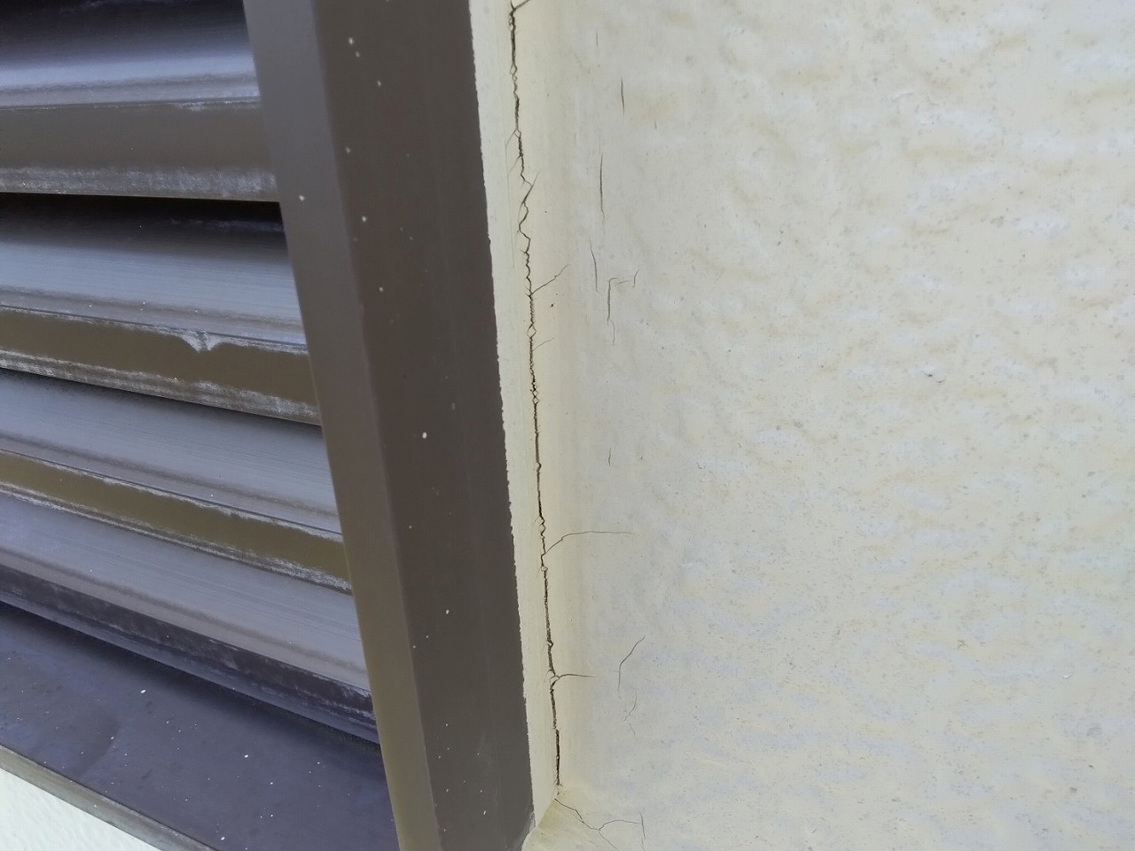 換気口　コーキング劣化