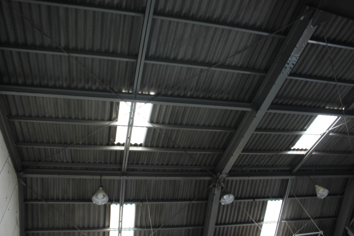 倉庫屋根カバー工事下見２