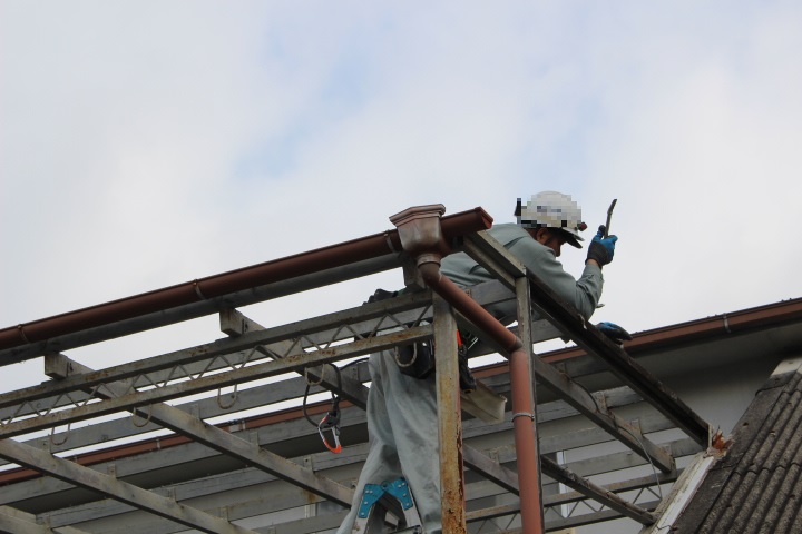 尼崎市ポリカ波板修理4