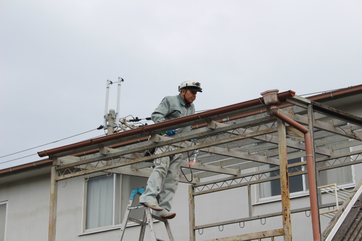 尼崎市ポリカ波板修理8