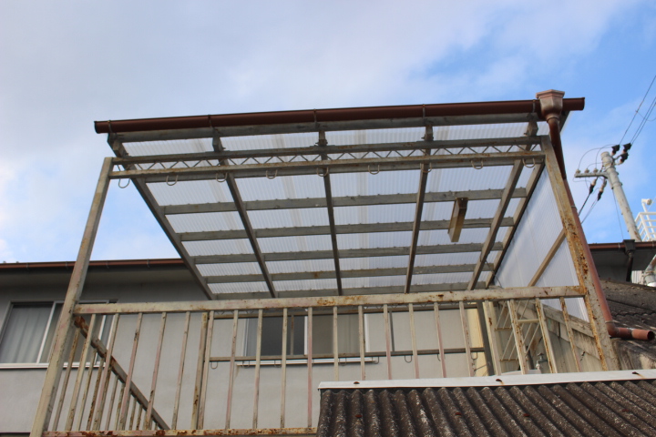 尼崎市ポリカ波板修理1