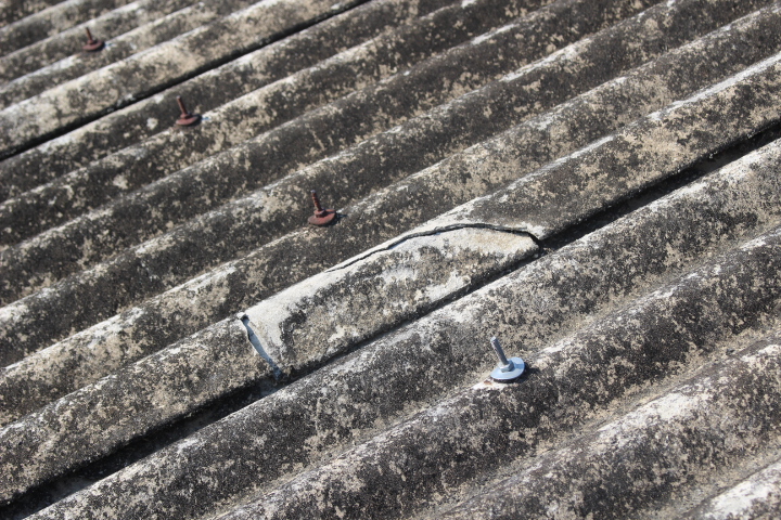 スレート屋根雨漏り