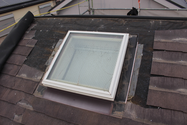 西宮市天窓取替え１