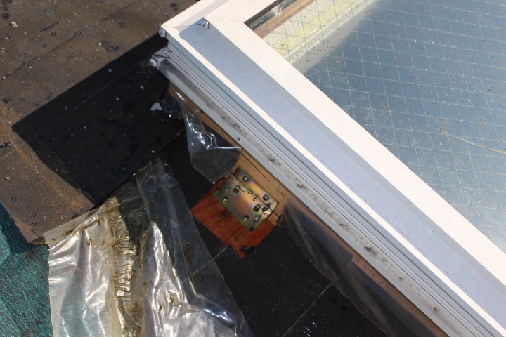 西宮市天窓取替え３