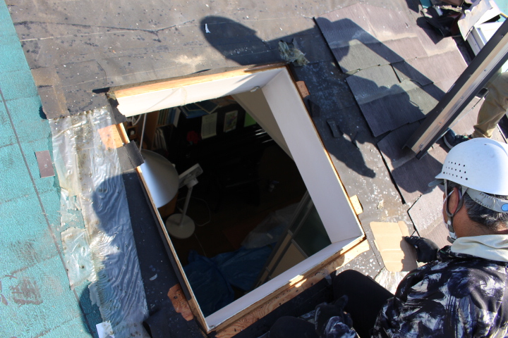 西宮市天窓取替え５