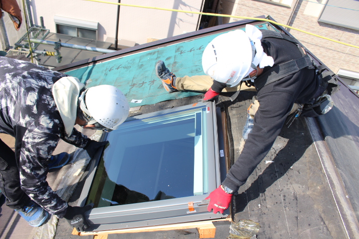 西宮市天窓取替え７