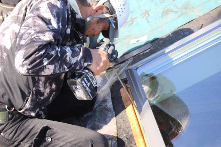 西宮市天窓取替え８