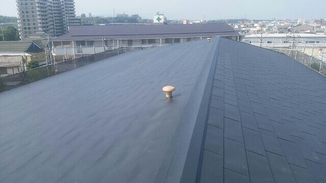 アパート　金属屋根　横葺き