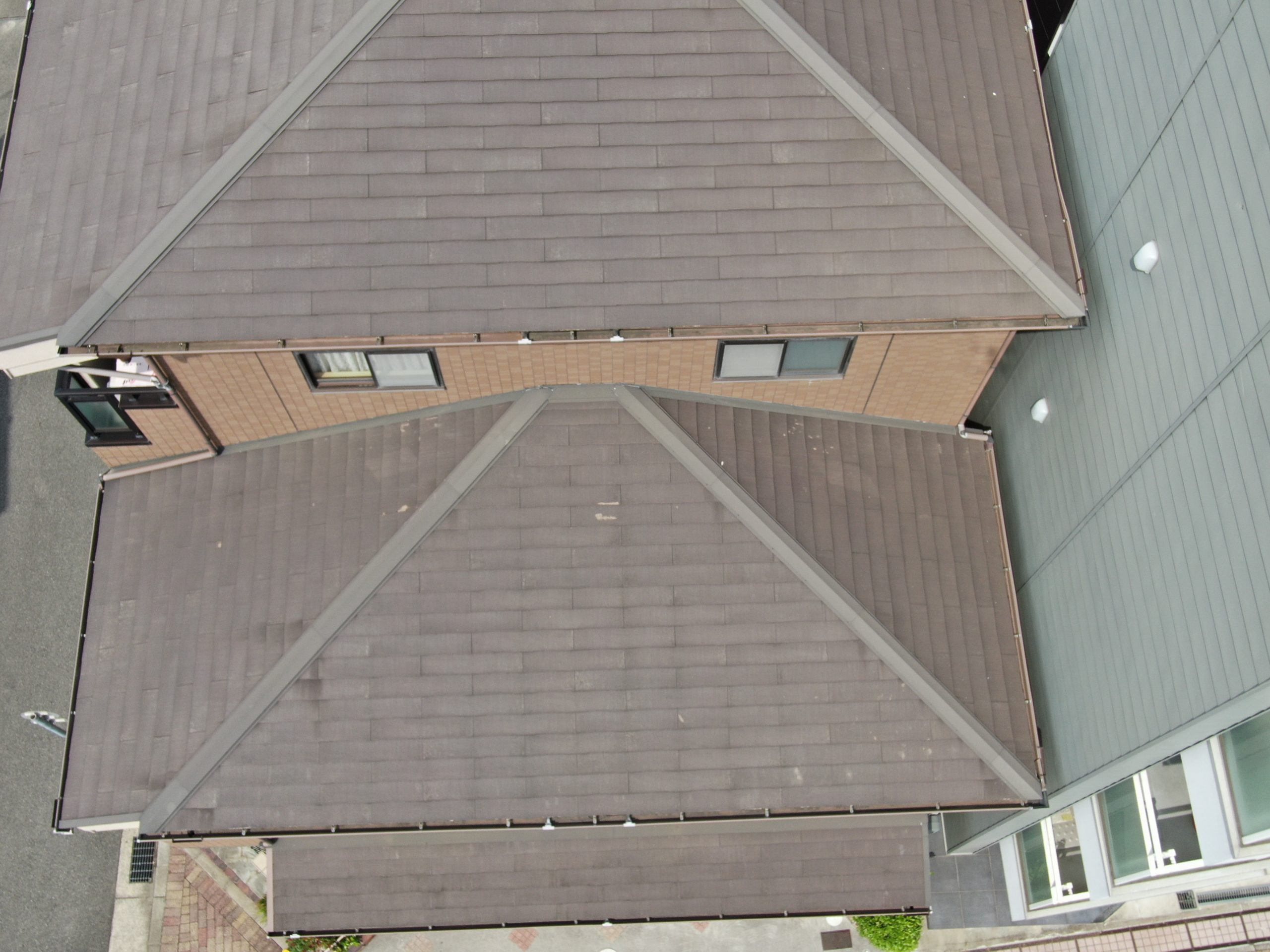 西宮市カラーベスト屋根点検作業