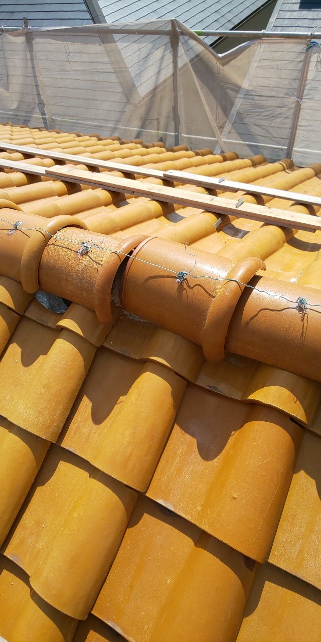 西宮市築30年木造二階建て住宅棟瓦のズレ