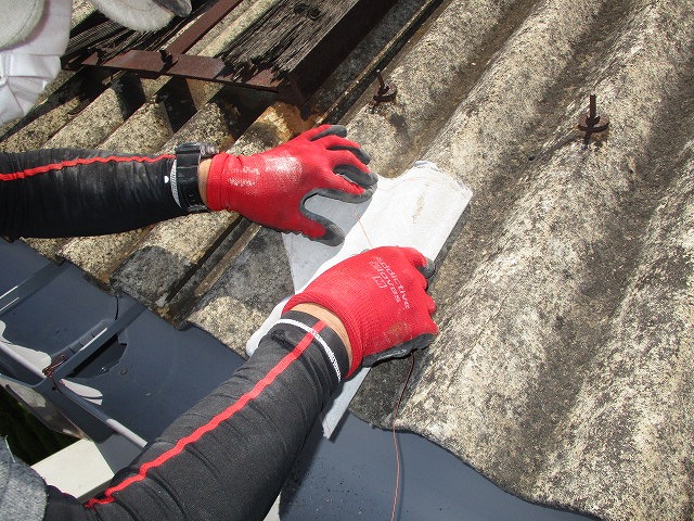 工場屋根雨漏り修理２