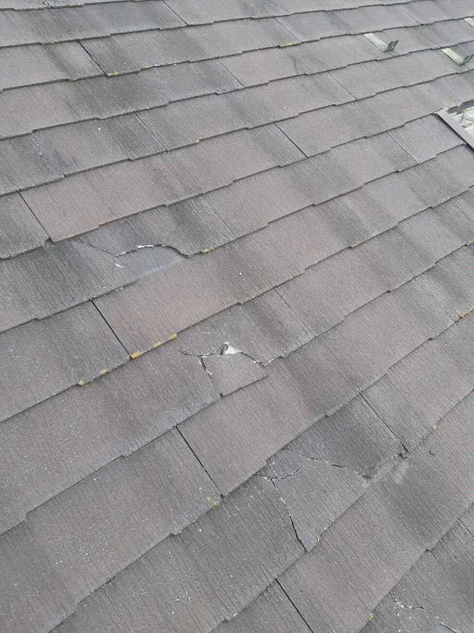 台風で破損したコロニアル