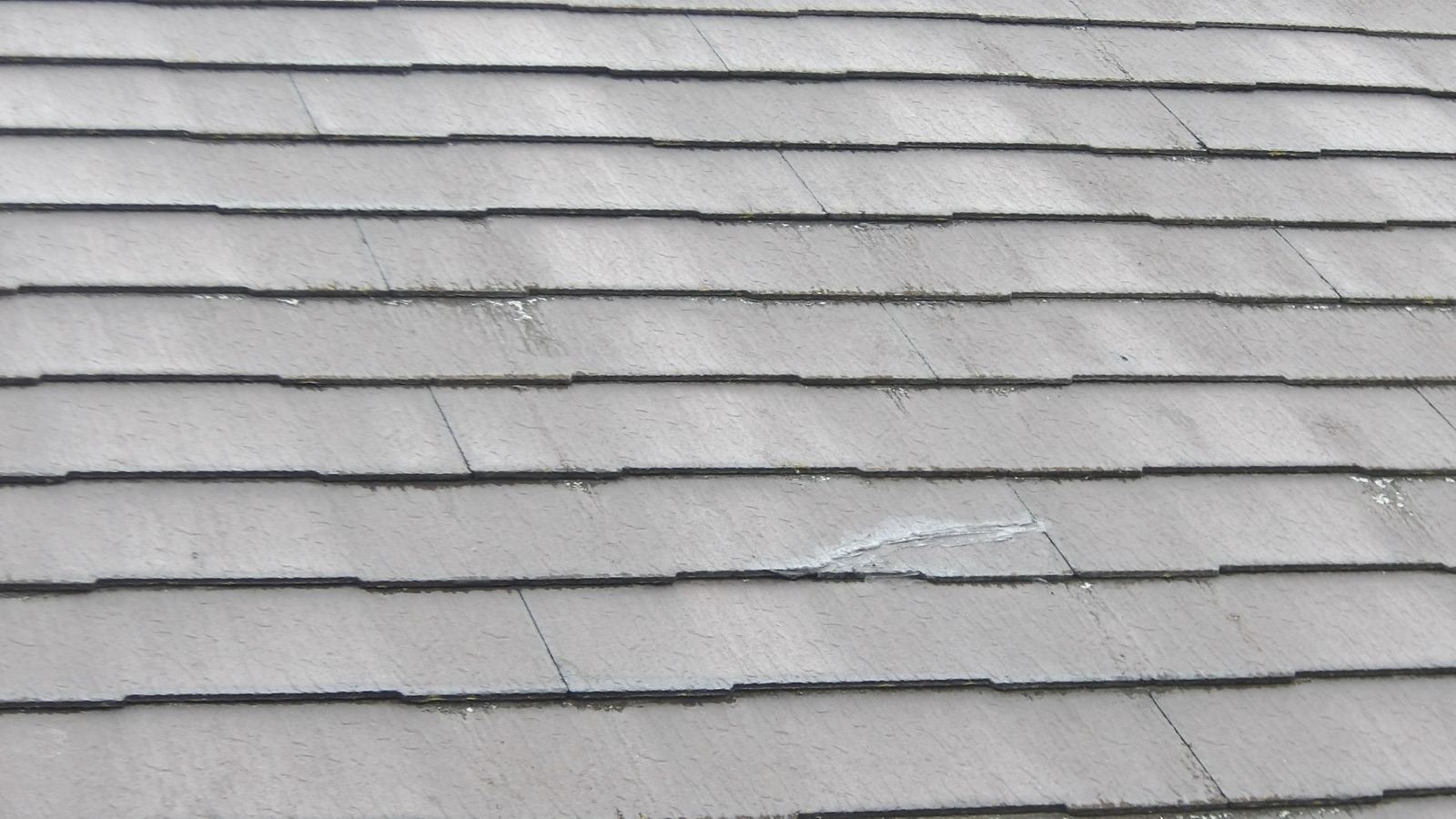 屋根割れ補修跡