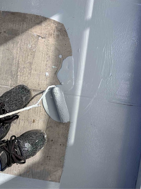 ベランダの防水塗装の様子